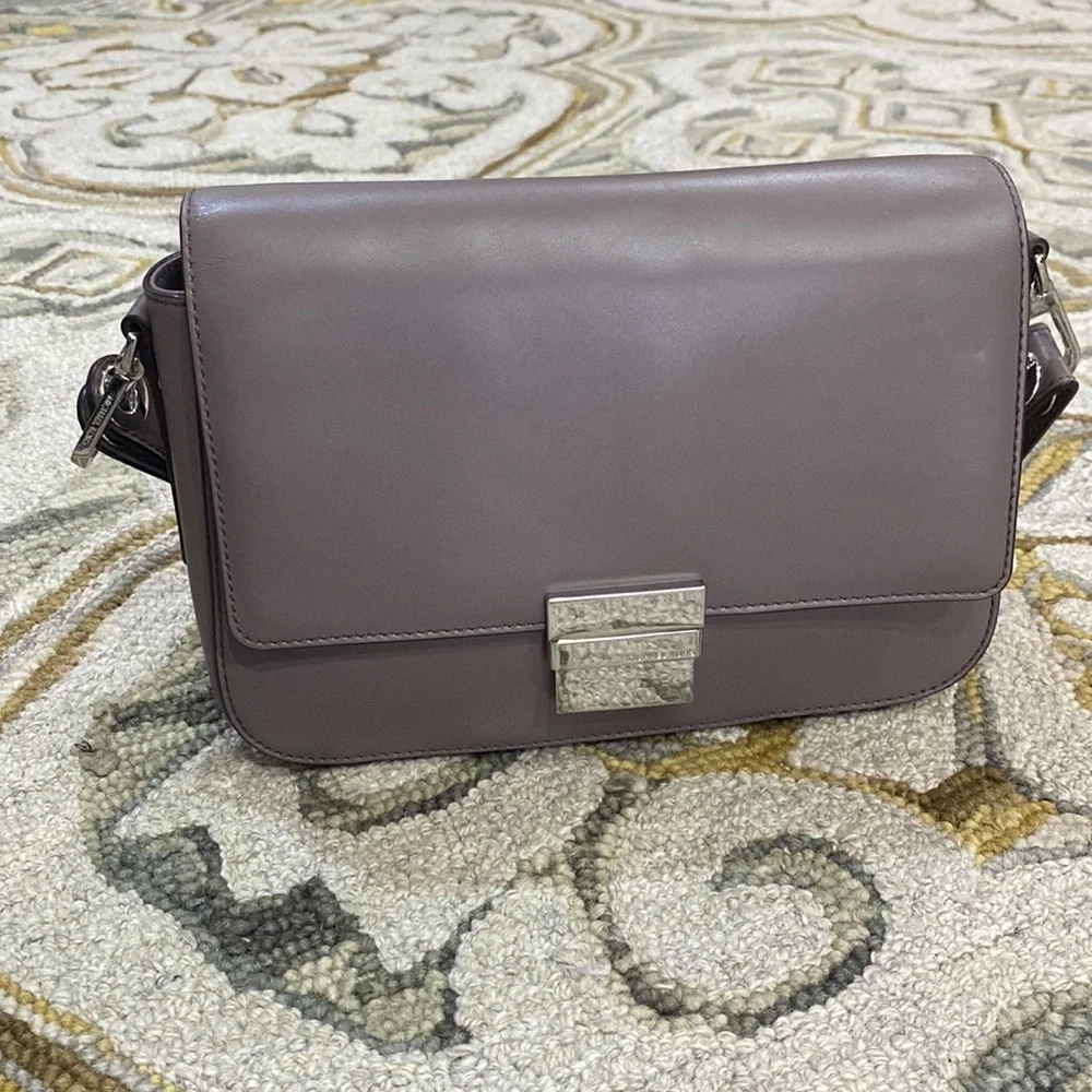 💕 Michael Kors dark gray leather satchel with matching wallet set gorgeous 💕